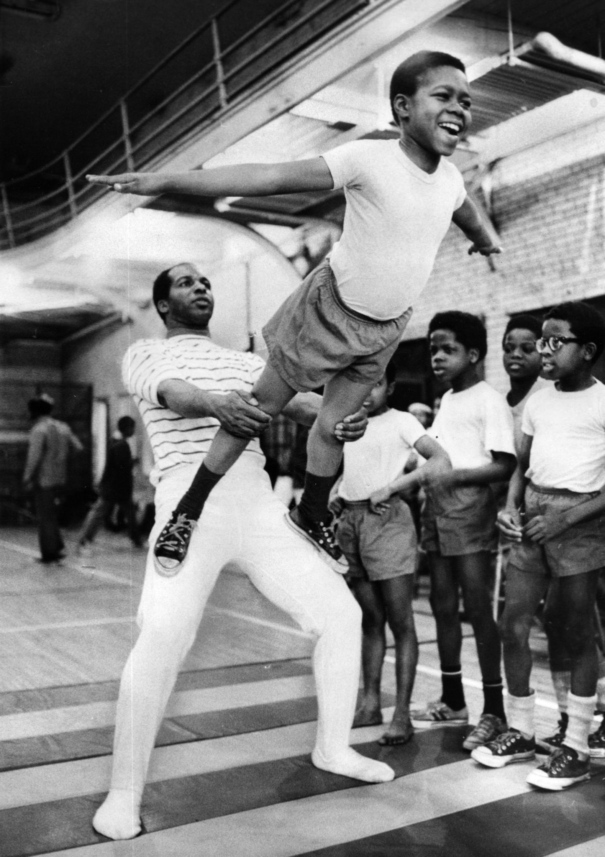 LIFE-CHICAGO’S-OWN-JESSE-WHITE-TUMBLERS-7-TB.jpg
